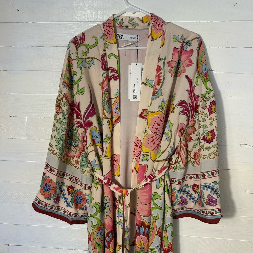 NWT Zara floral oversized kimono/robe, belted, lined, womens size XS. - Picture 10 of 10